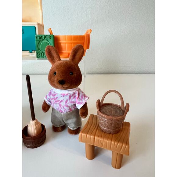 Li'l Woodzeez Housekeeping Toy Set w/Miniature Accessories and 2 Rabbit Figures - Picture 9 of 12